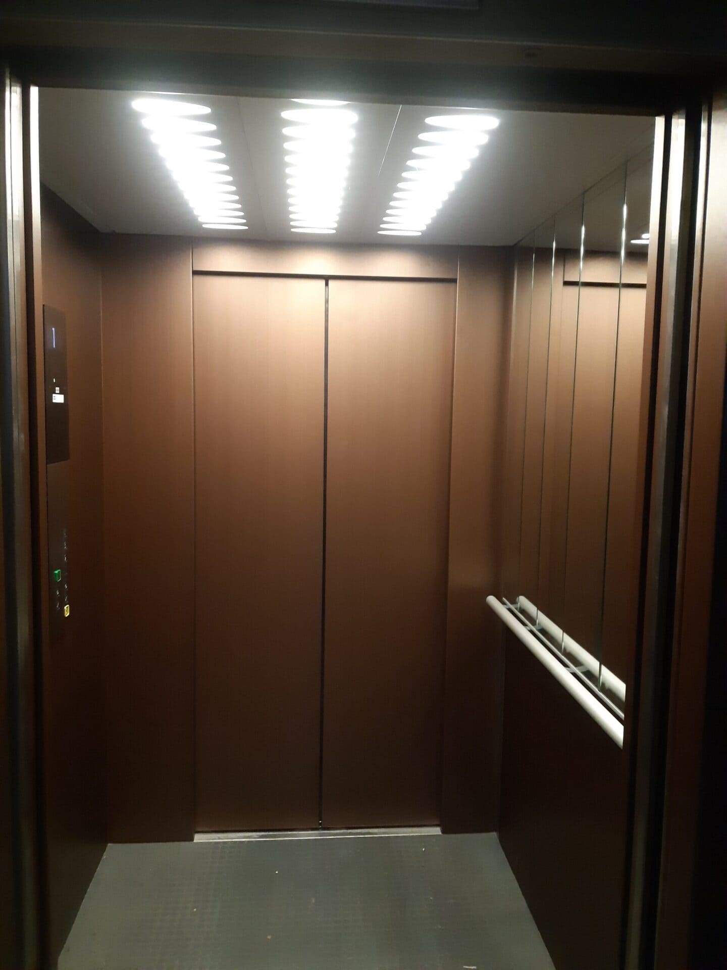 Kileprof — Hotelli liftide renoveerimine