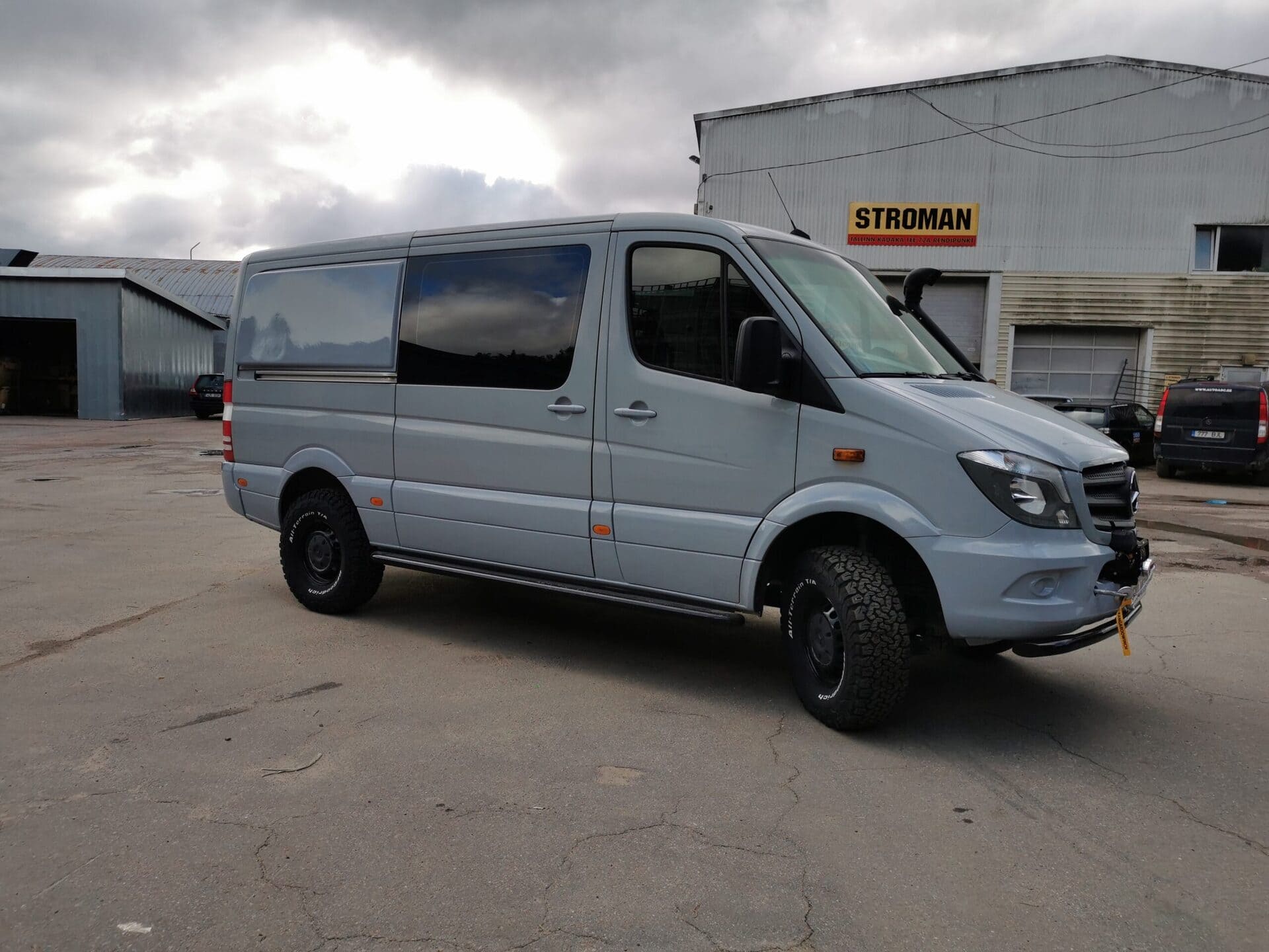 Kileprof — Mercede-Benz Sprinter 4x4 Custom Matkabuss